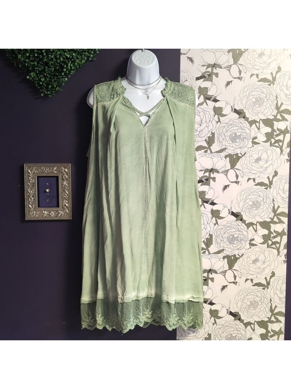 Green Lace Distressed swing dress By Umgee - Picture 4 of 7